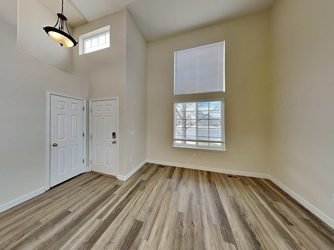 9822 Chadwick Way photo 5