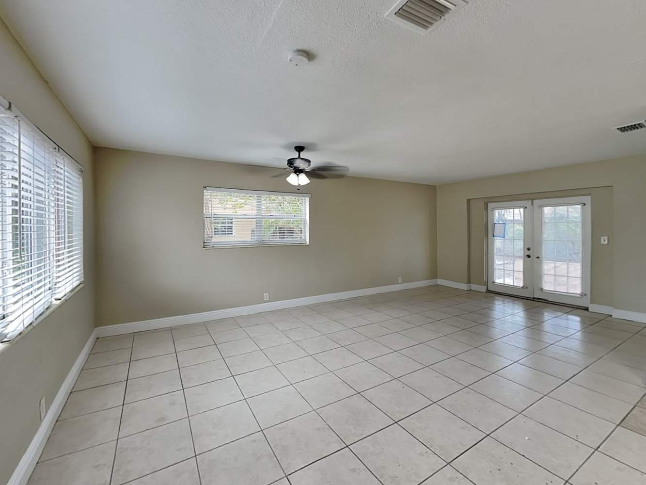 735 NW 184th Dr photo 3
