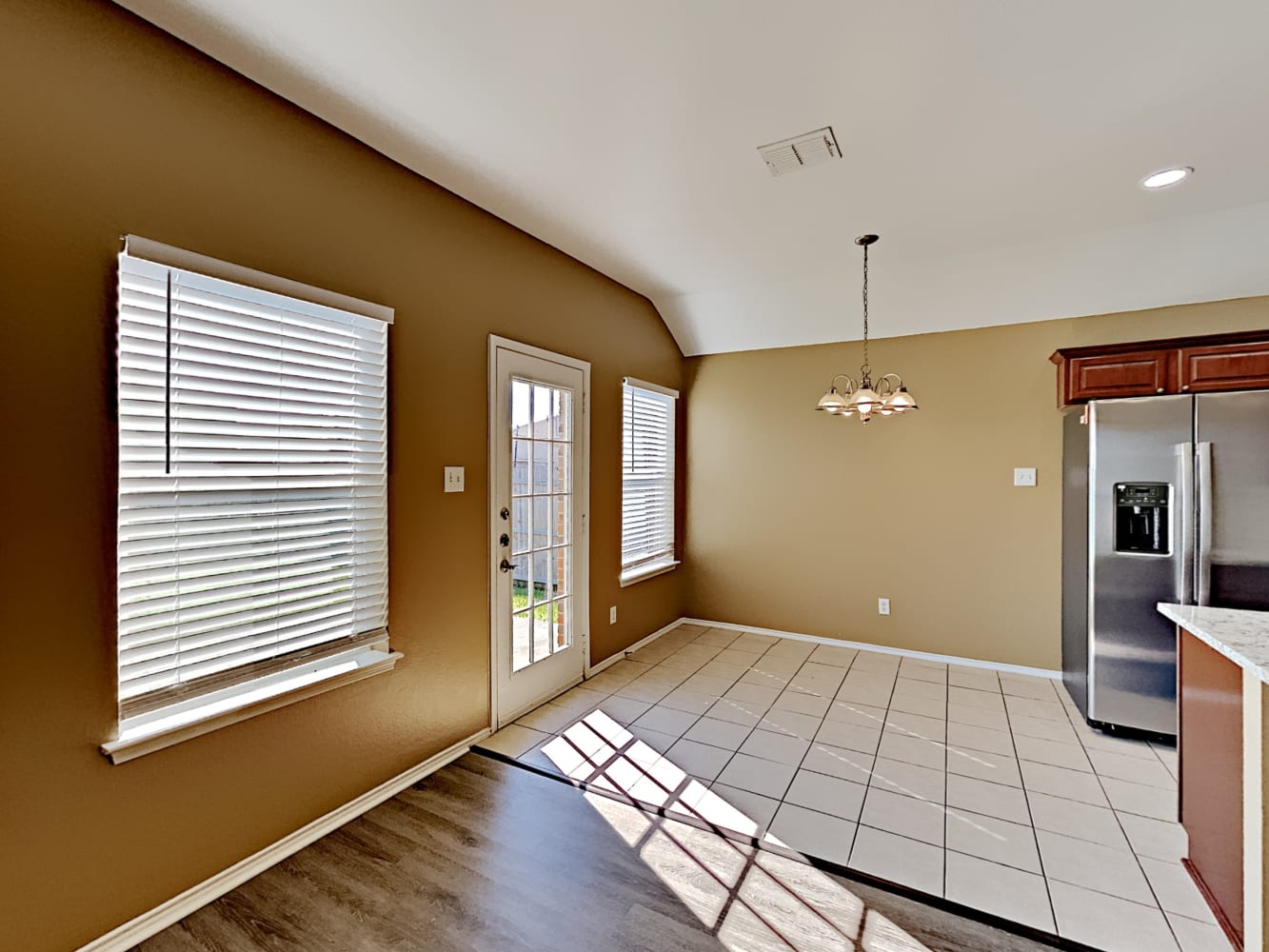 7419 Lake Front Trl photo 5