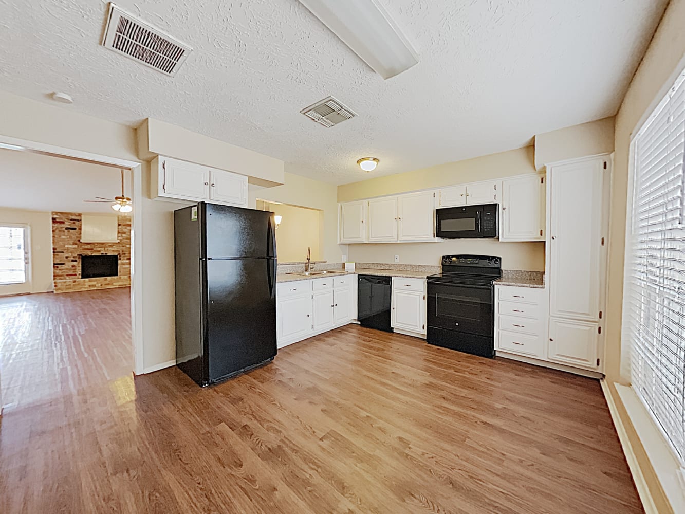 7442 Towerview Ln photo 5