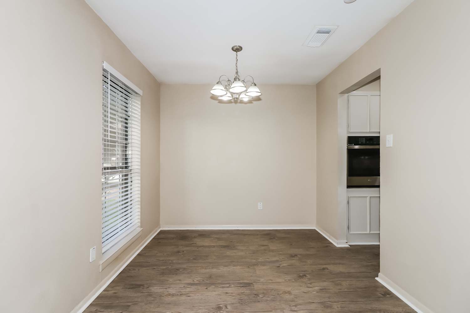 745 Academy Ln photo 4