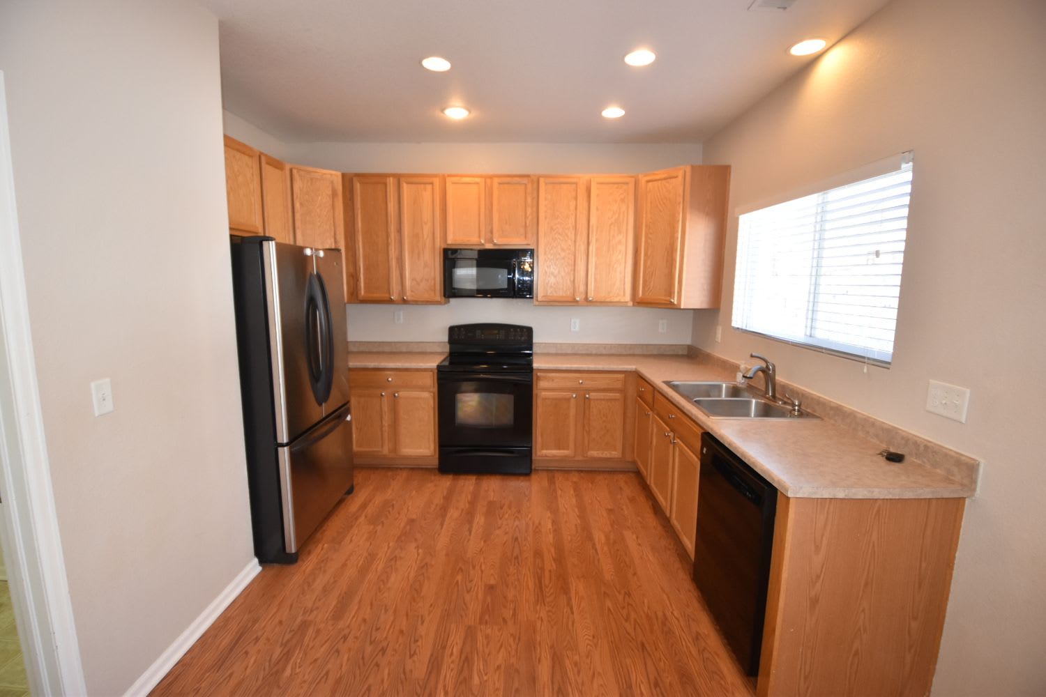 4237 Bountiful Cir photo 4