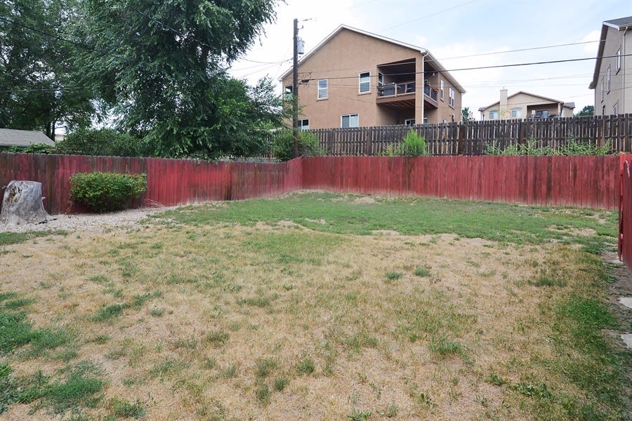 1351 Oswego St photo 4
