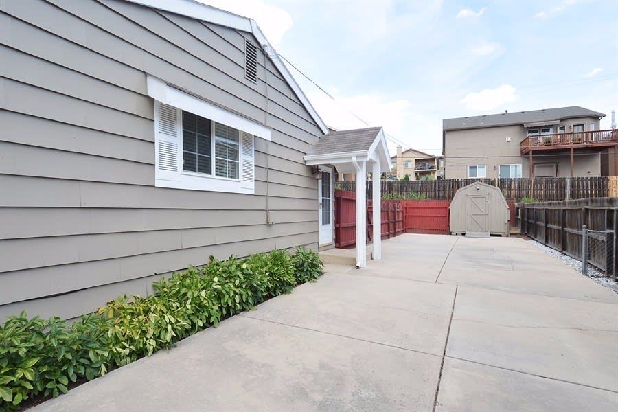 1351 Oswego St photo 3