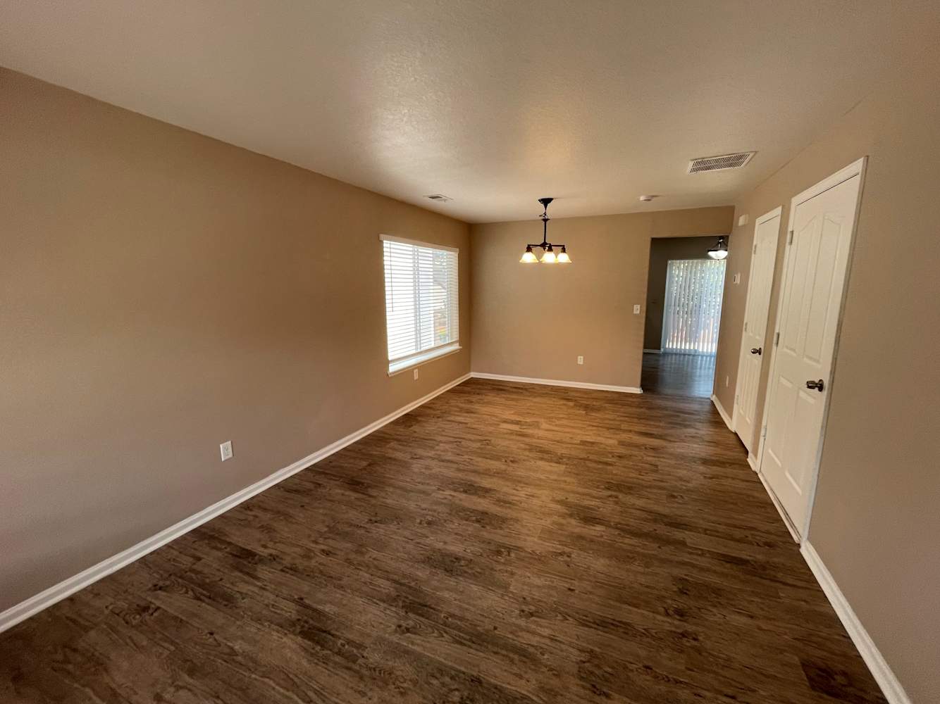 2302 Quartz St photo 3
