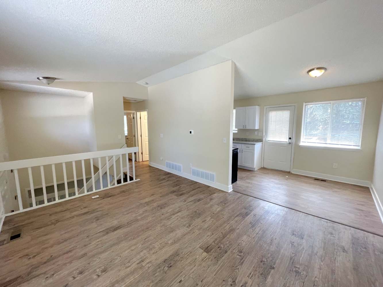 19074 E Mansfield Dr photo 4