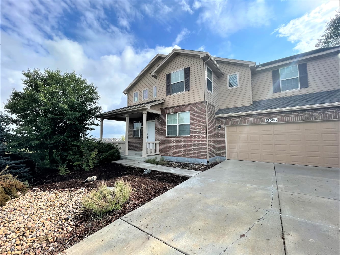 12386 Roslyn Way photo 3