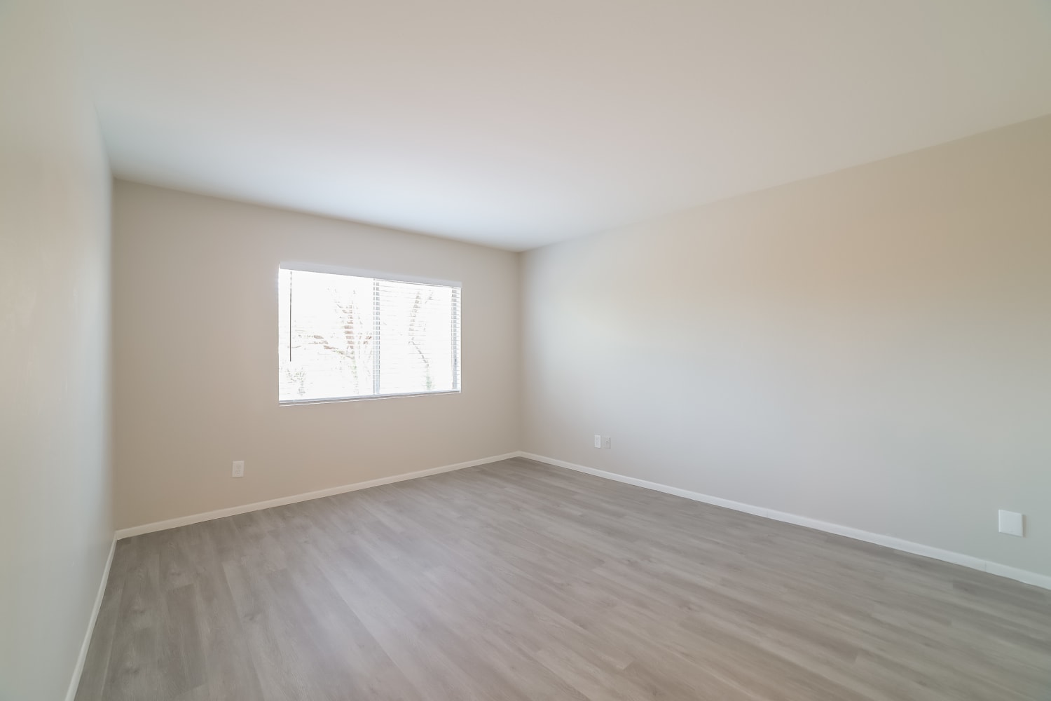 4823 S Roberts Rd photo 5