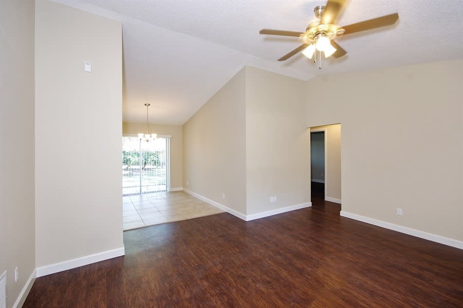 7823 Bitternut Ct photo 5