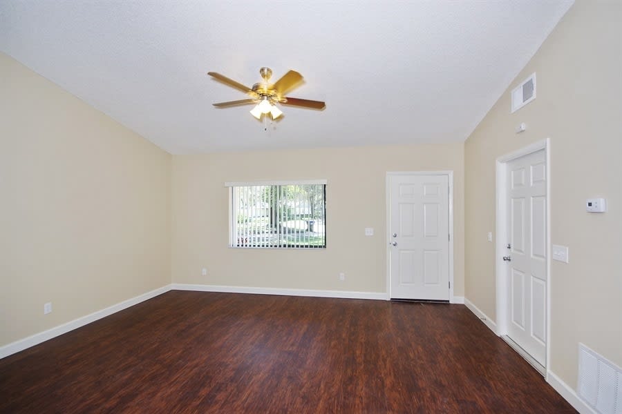 7823 Bitternut Ct photo 3
