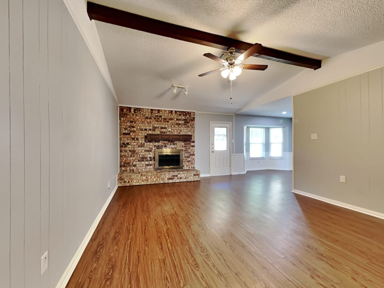6476 Green Ridge Dr photo 3