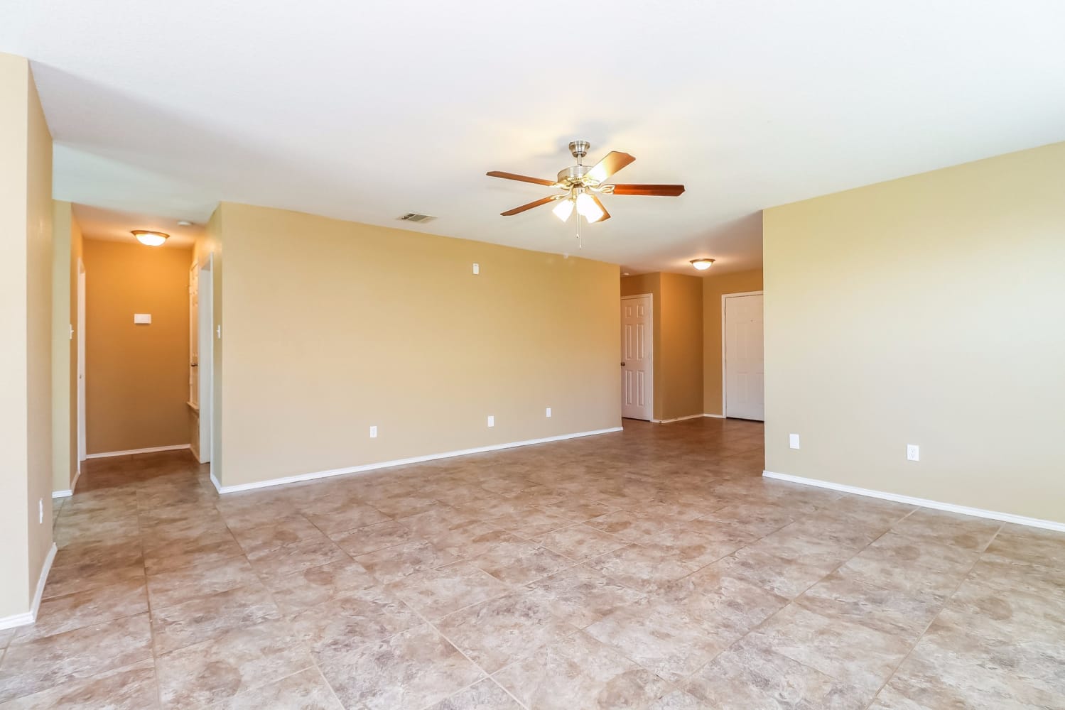 8115 Colwick Ln photo 2