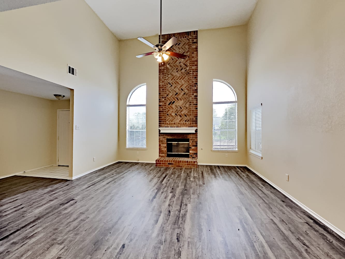8013 Yacht Club Dr photo 4
