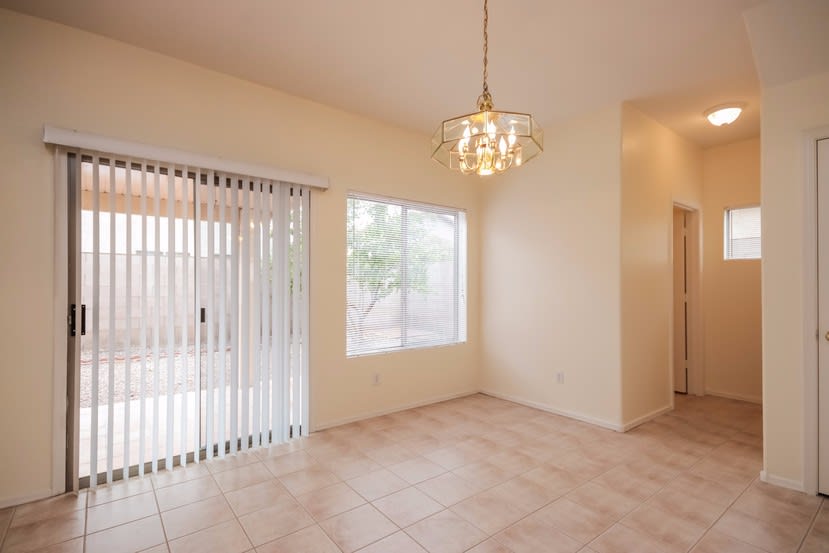 2713 E La Costa Dr photo 4