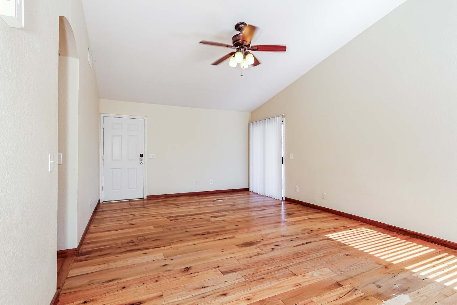 18285 N 87th Dr Peoria, AZ 85382 photo 3