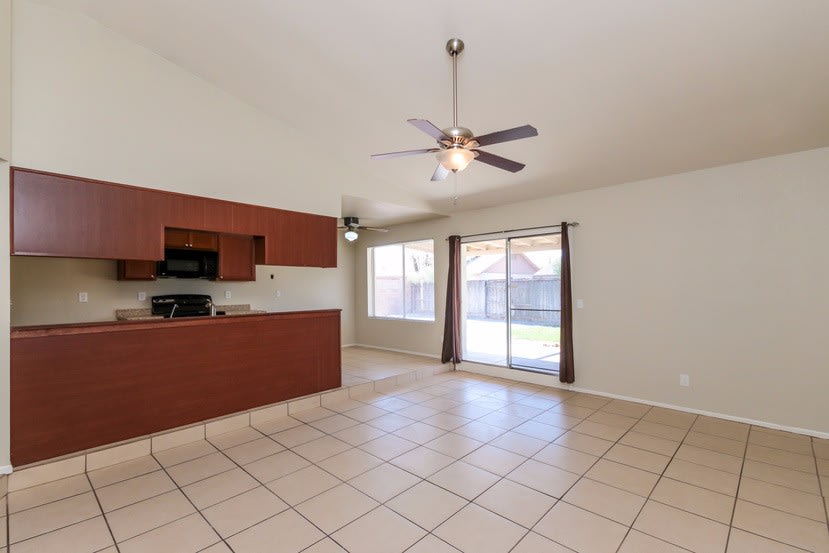3943 W Windrose Dr photo 5
