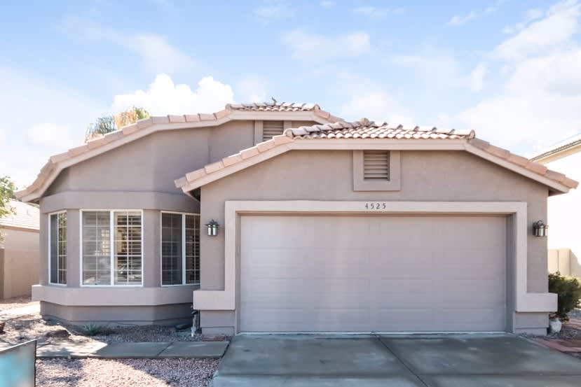 4525 E Silverwood Dr photo 2