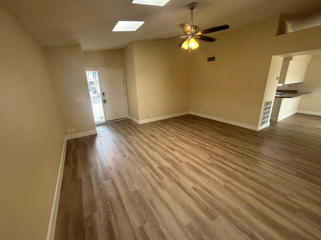 11134 N 82nd Dr Peoria, AZ 85345 photo 5