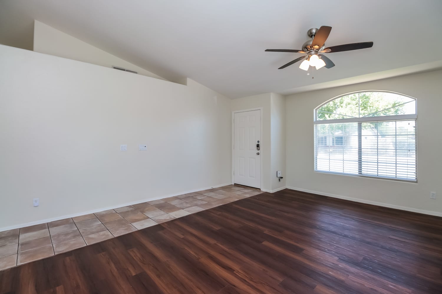 11337 E Roscoe Ave photo 2