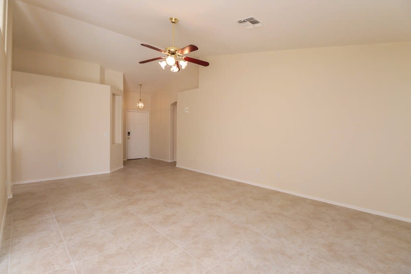 613 N Overland photo 4
