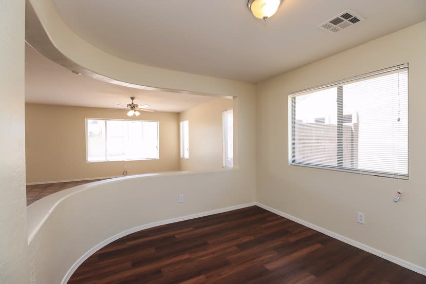 2453 W Mericrest Way photo 4