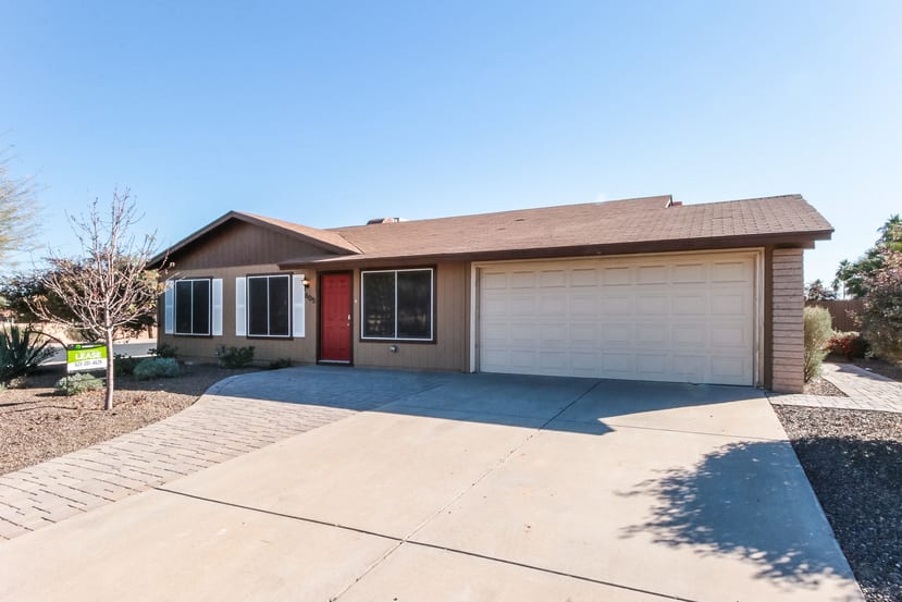 805 W Harvard Dr photo 3