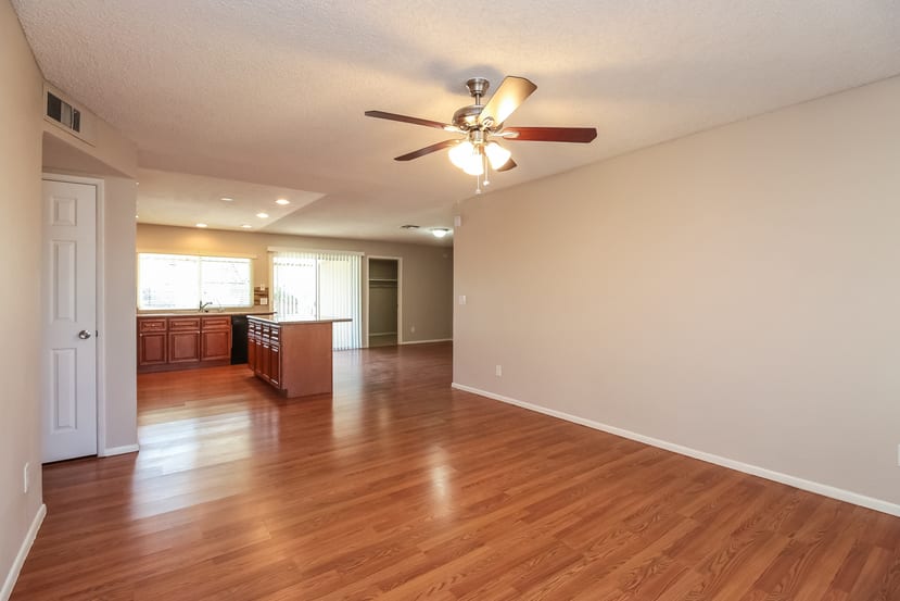 805 W Harvard Dr photo 5