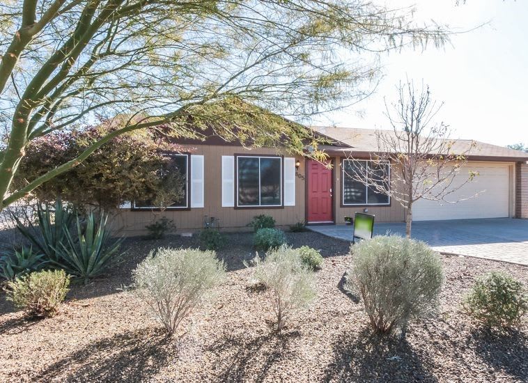 805 W Harvard Dr photo 2