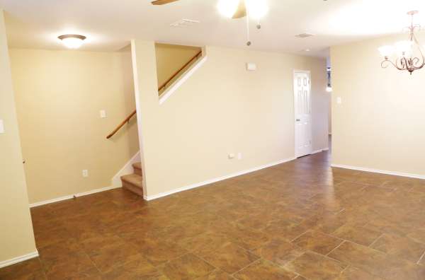 809 Cathy Dr photo 3