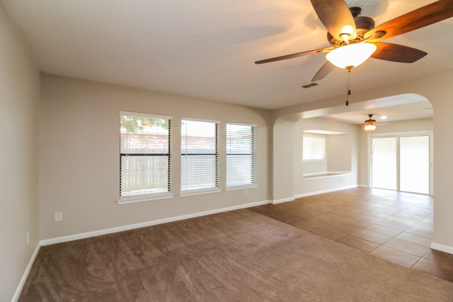 2807 Custer Dr photo 3