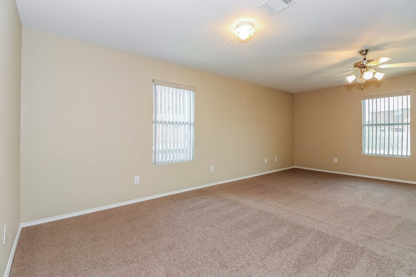 8139 Mossberg Dr photo 3