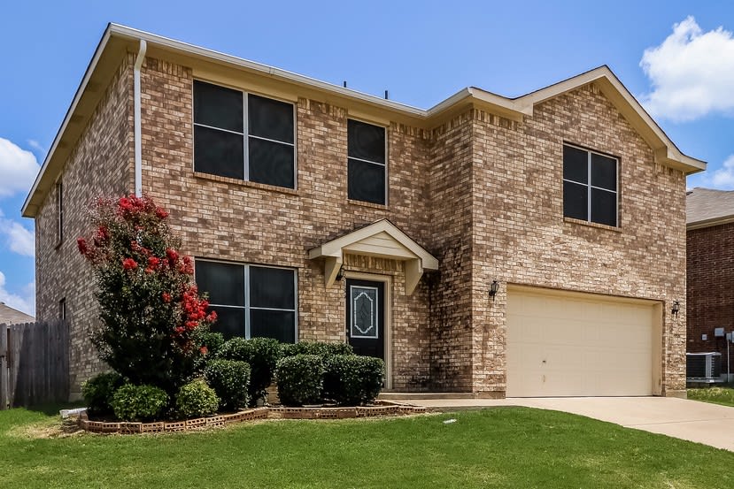 8139 Mossberg Dr photo 2