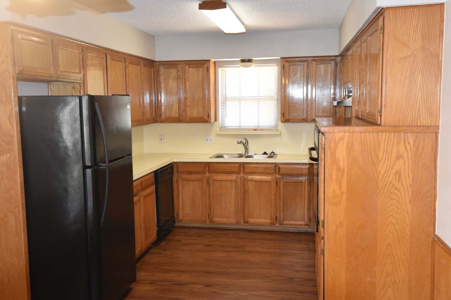 7533 Janetta Dr photo 5