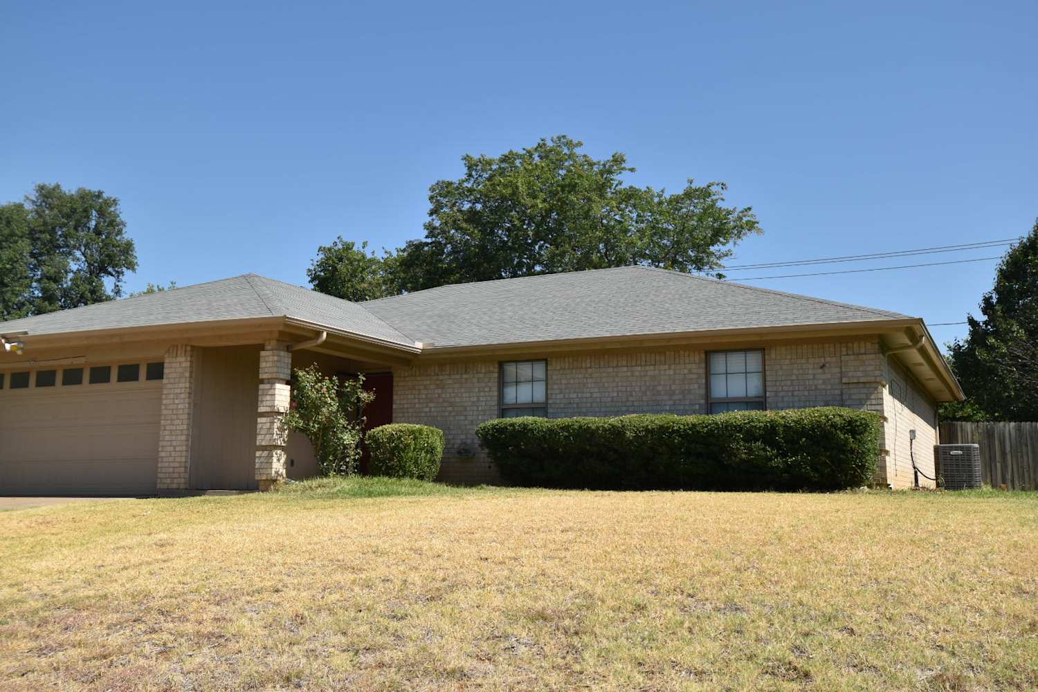 7533 Janetta Dr photo 3