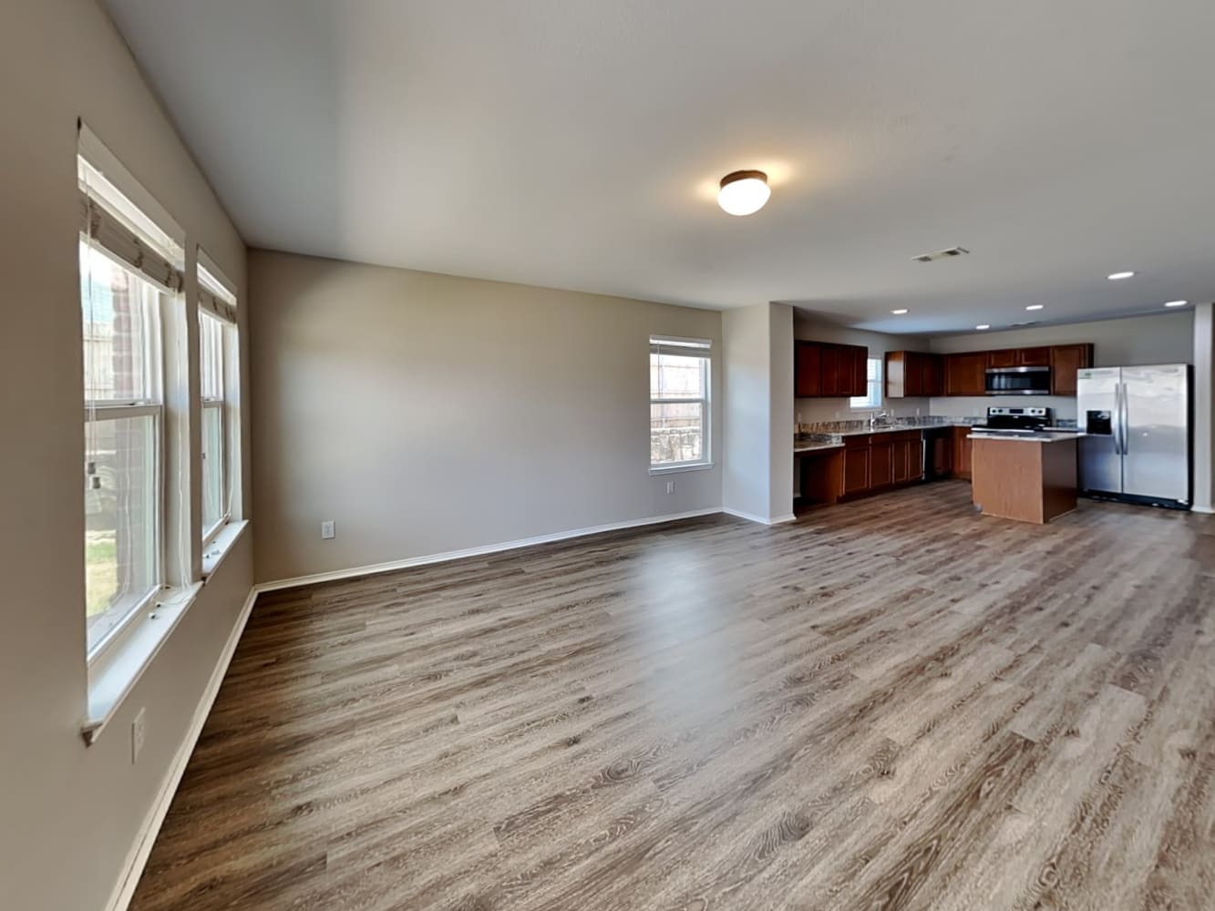 602 Azalea Dr photo 4