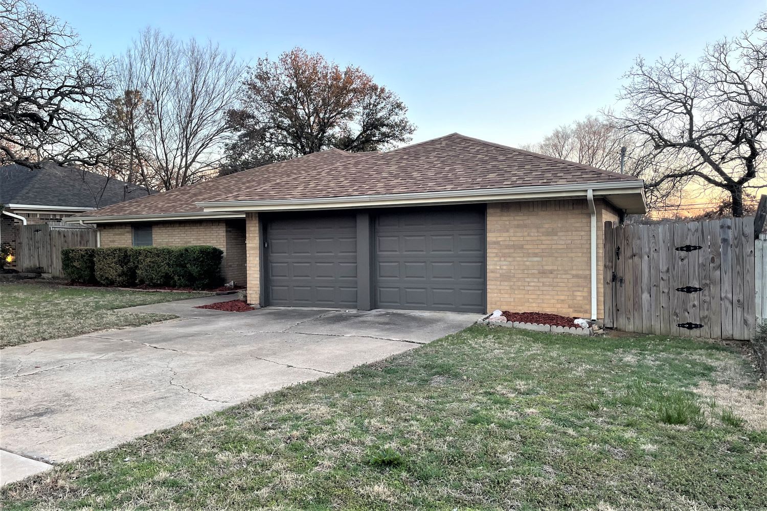 713 Ridgewood Cir photo 2