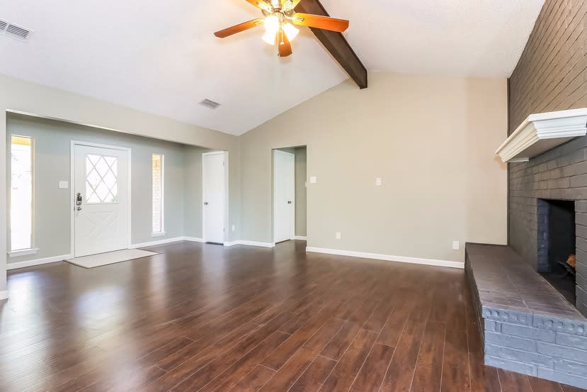 713 Ridgewood Cir photo 4