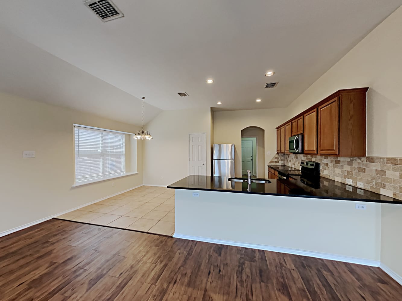 1120 Melrose Dr photo 5