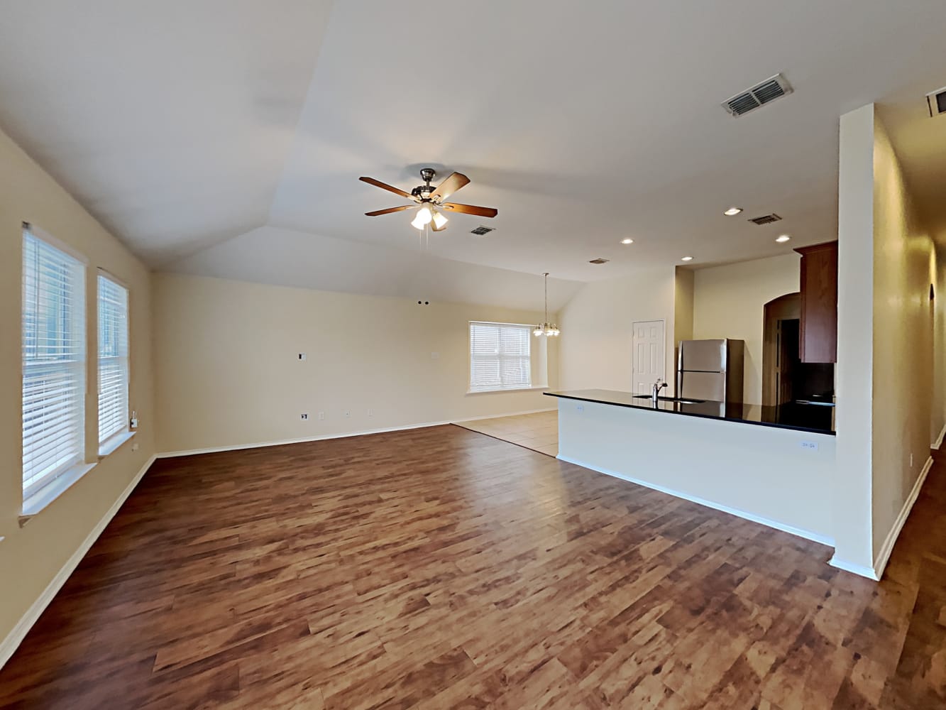 1120 Melrose Dr photo 4