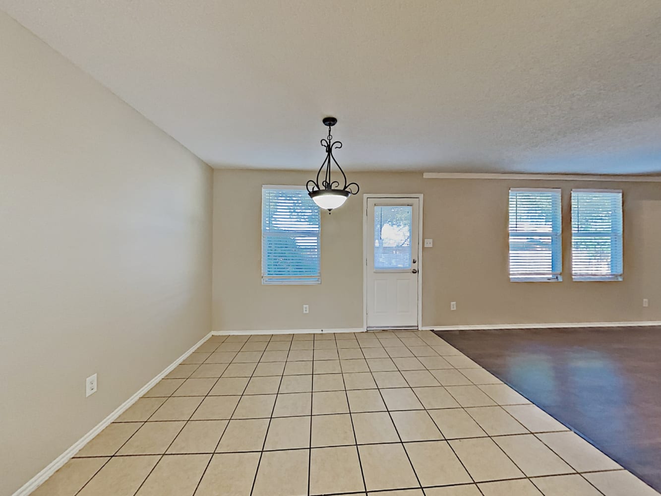 1512 Windy Meadows Dr photo 3
