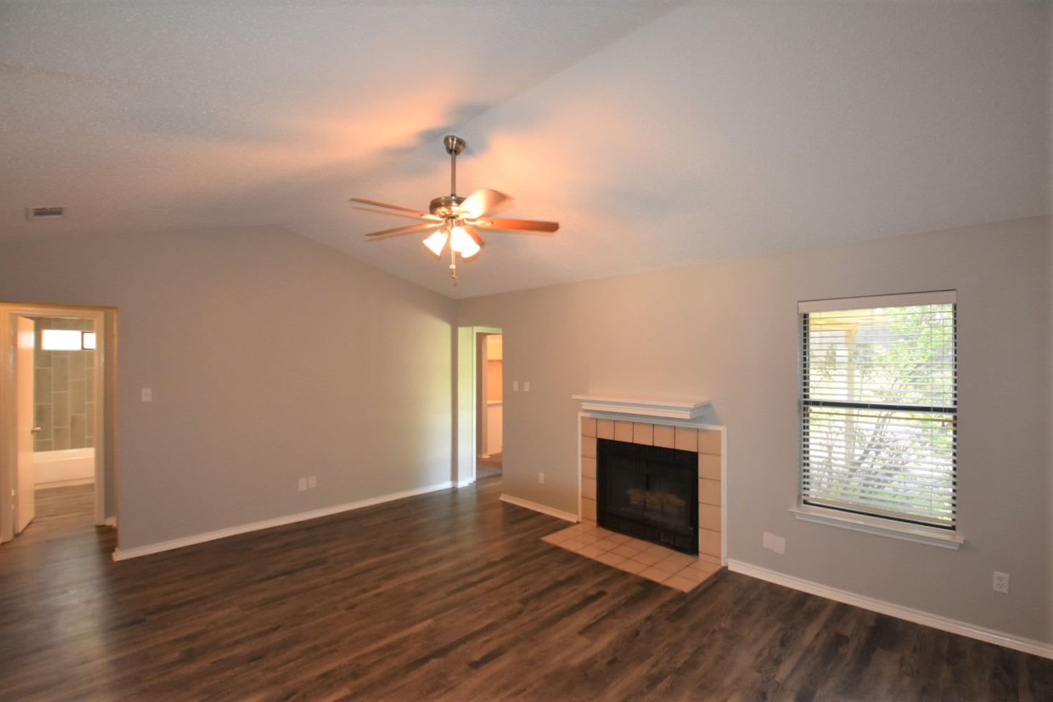 8209 Lesley Ln photo 5