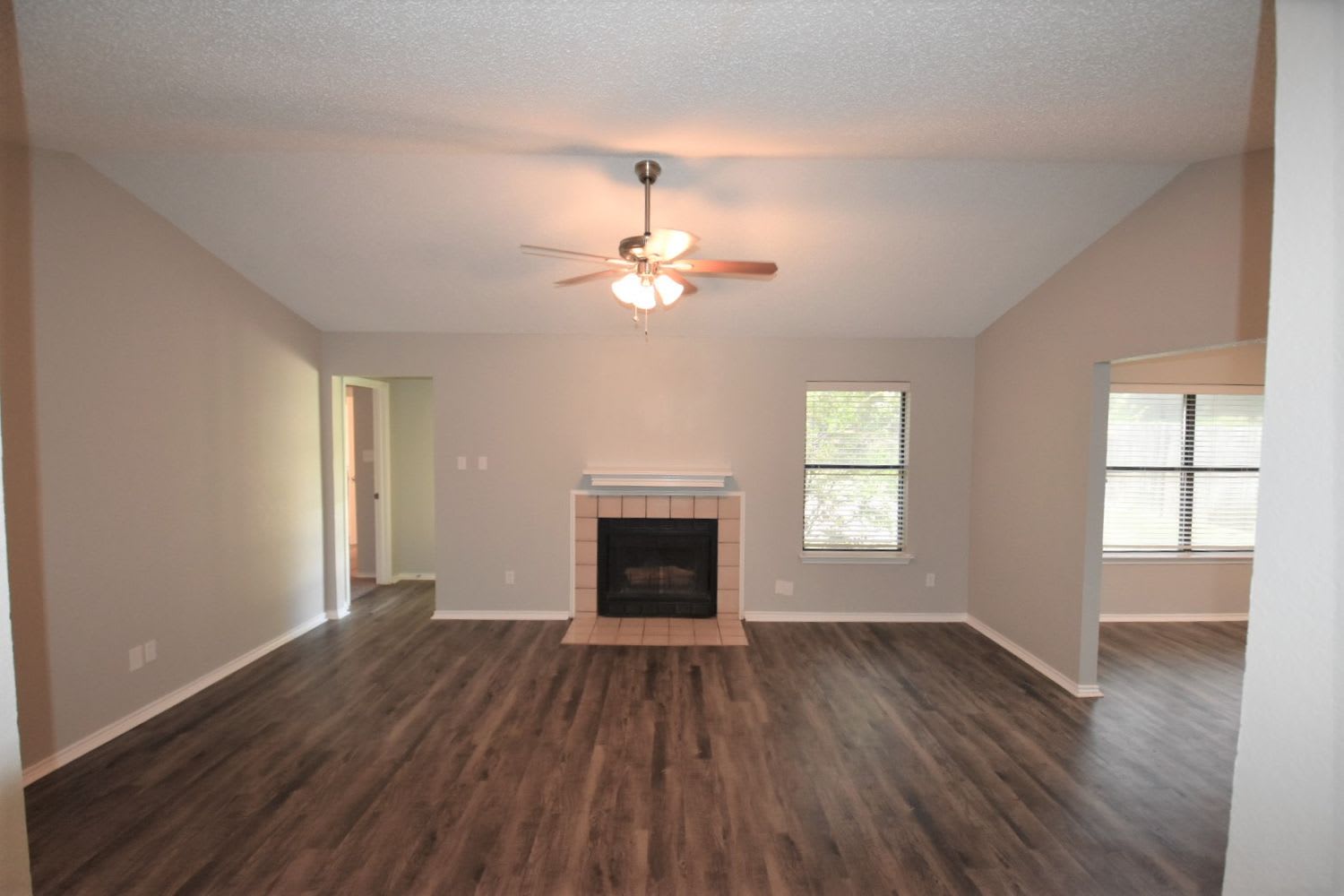 8209 Lesley Ln photo 4