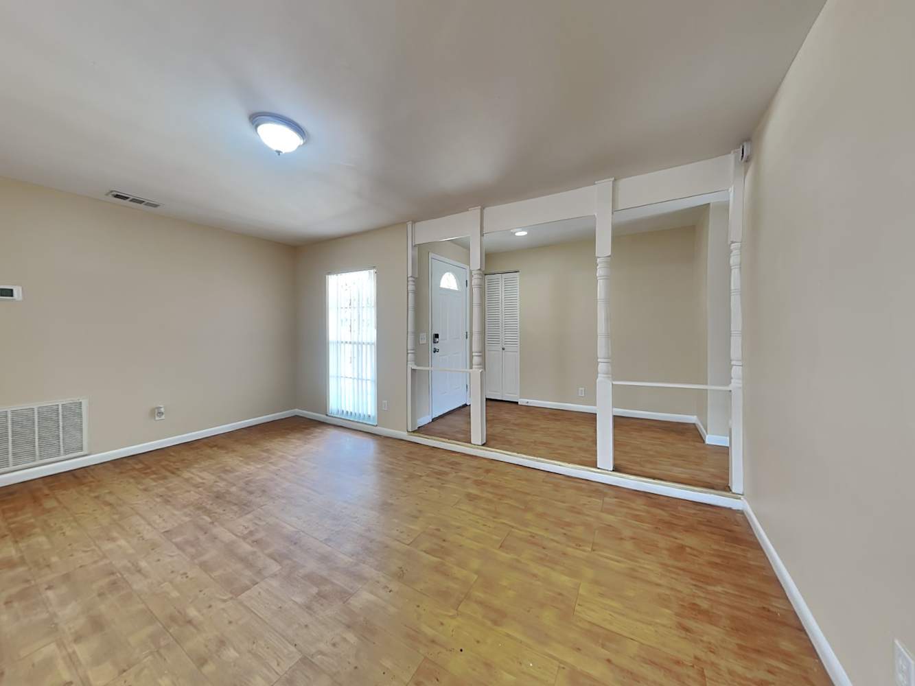 8303 W Hiawatha St photo 5