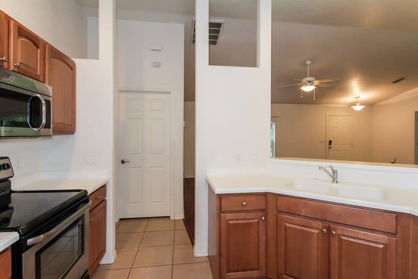 8325 Scanlon Ave photo 5