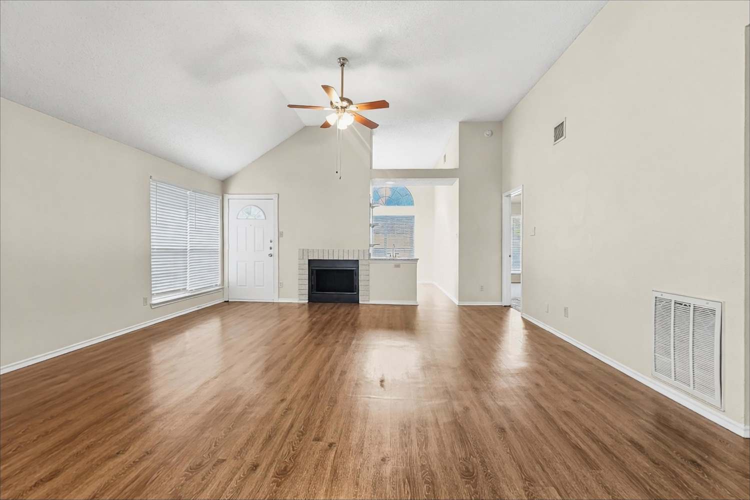 8512 Sabinas Trl photo 4