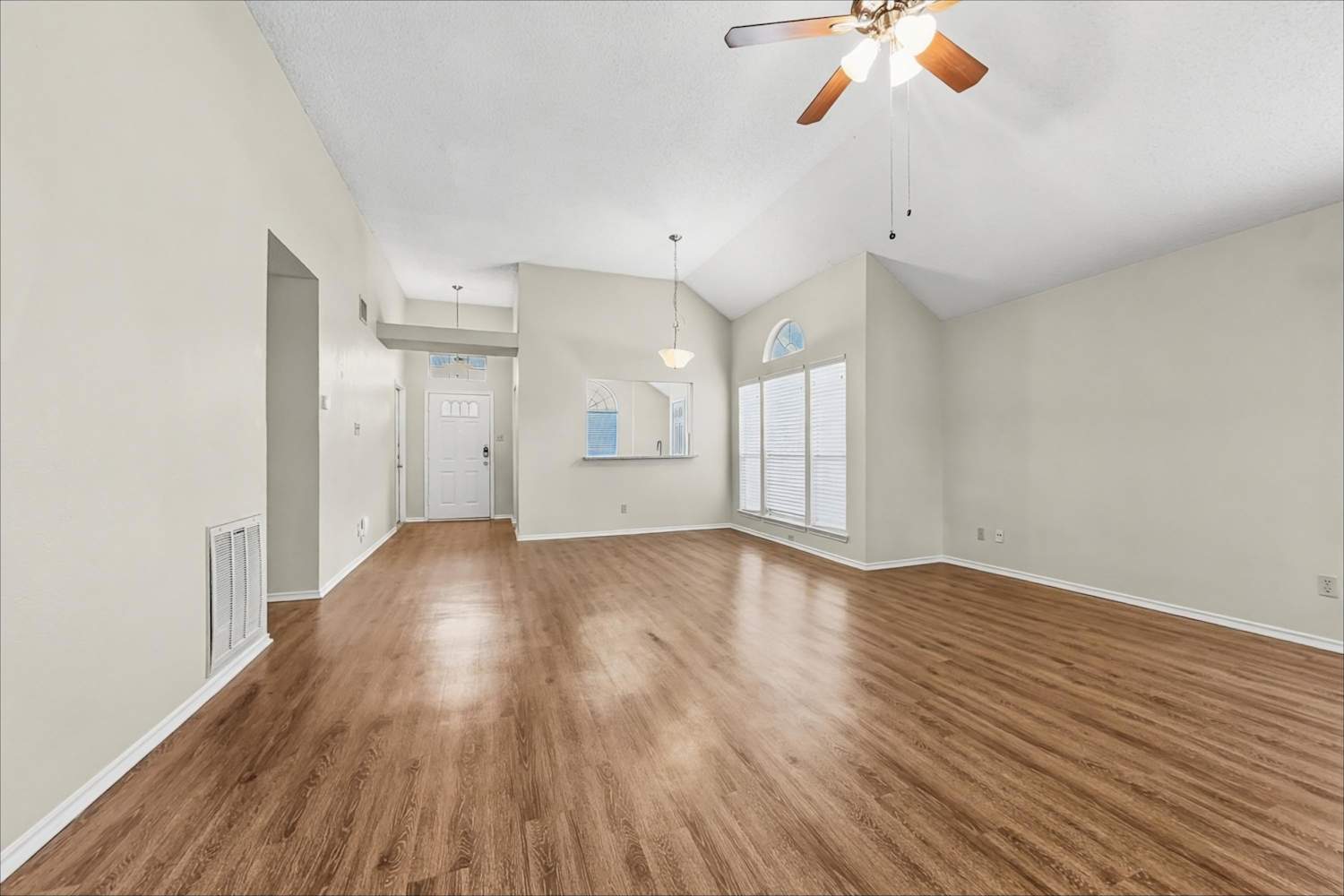 8512 Sabinas Trl photo 5