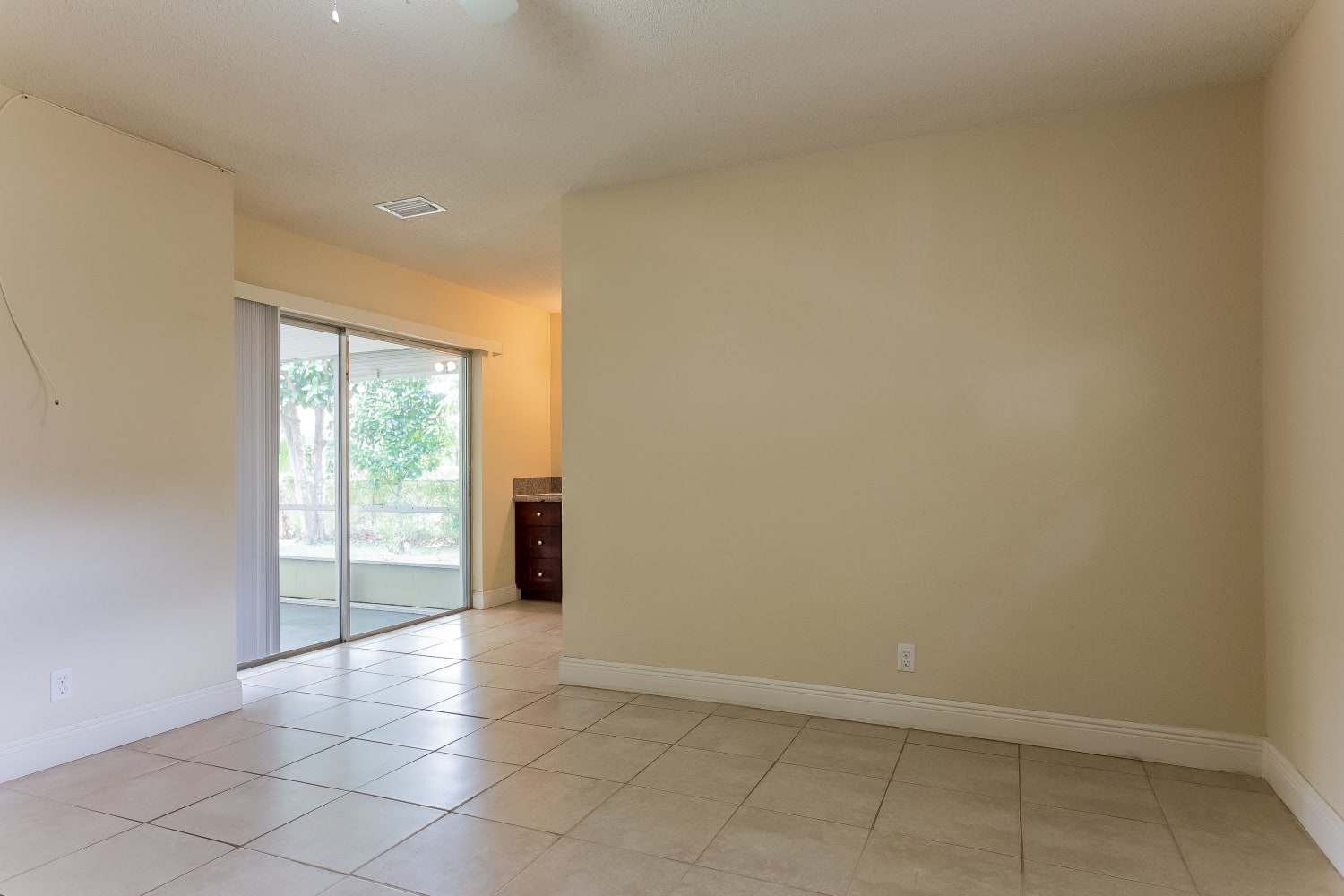 859 Camellia Dr photo 5