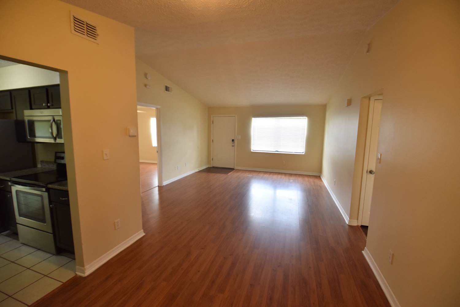 8685 Brackenwood Dr photo 3