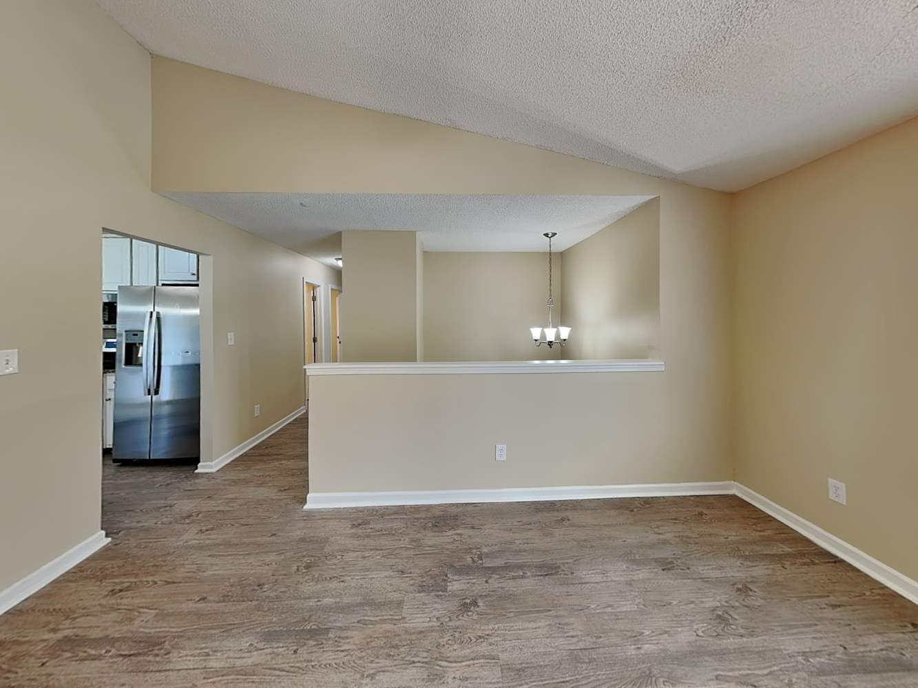 869 Tramore Dr photo 4