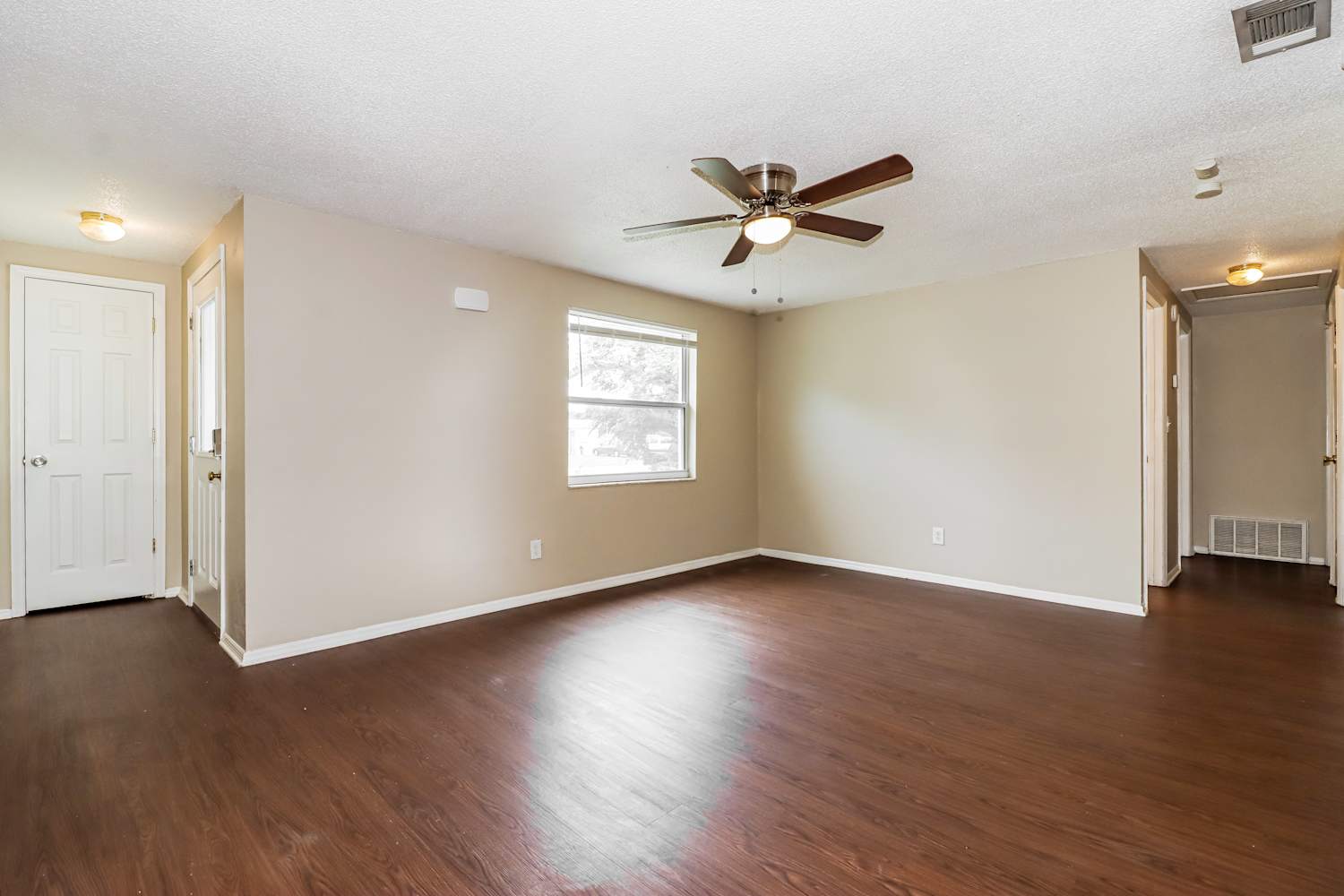 8837 79th Pl photo 3